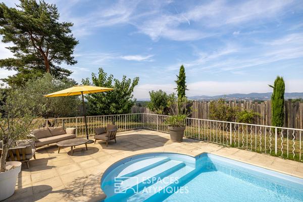 Maison familiale rénovée avec piscine, vue dégagée et studio indépendant – Coeur Dardilly
