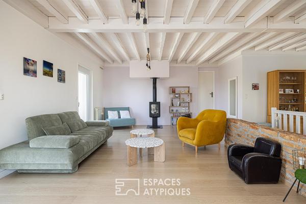 Maison familiale rénovée avec piscine, vue dégagée et studio indépendant – Coeur Dardilly