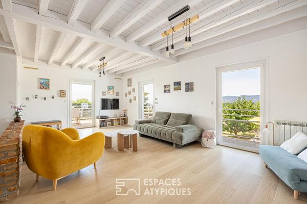 Maison familiale rénovée avec piscine, vue dégagée et studio indépendant – Coeur Dardilly