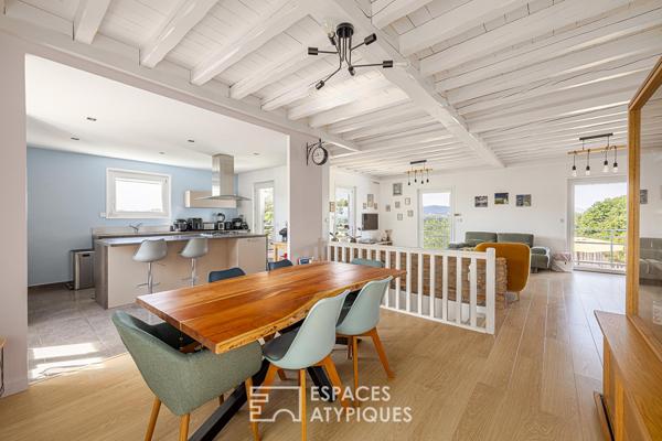 Maison familiale rénovée avec piscine, vue dégagée et studio indépendant – Coeur Dardilly