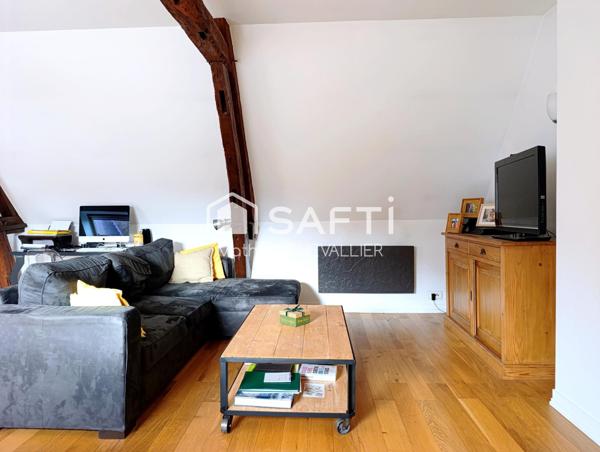 Duplex atypique & lumineux en plein centre !