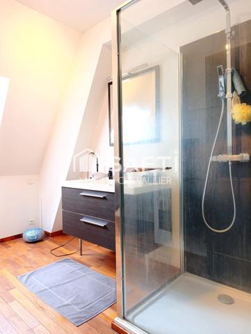 Duplex atypique & lumineux en plein centre !