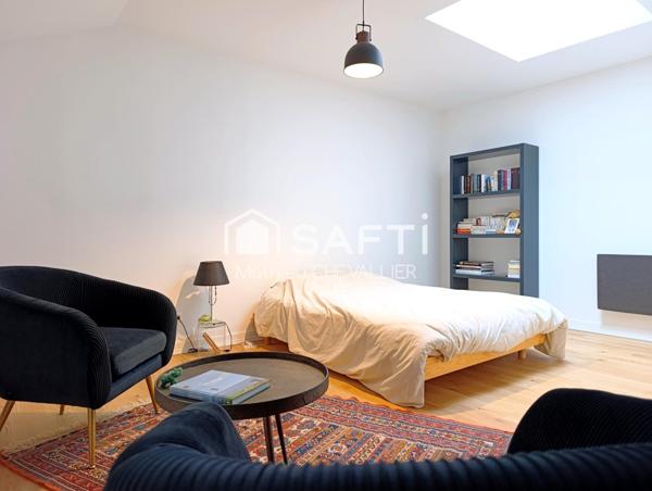 Duplex atypique & lumineux en plein centre !