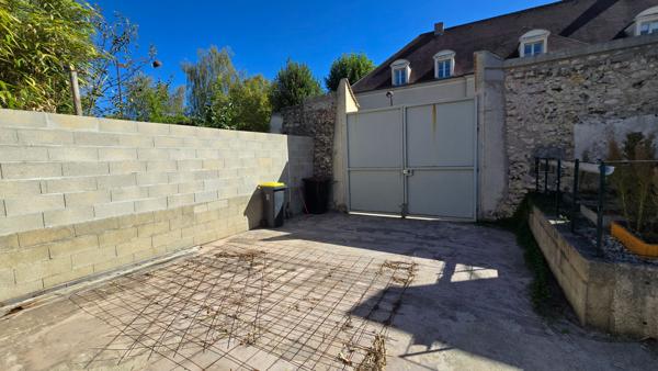 Maison de caractère en plein coeur de Provins - 5 pièces - 3 chambres  Jardin & 2 parkings !