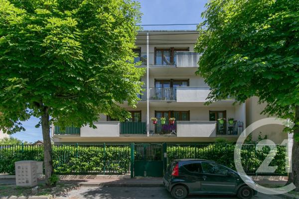 Appartement F3 à vendre  3 pièces - 71,02 m 2   ST MAUR DES FOSSES  - 94