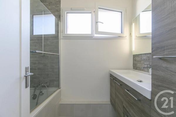 Appartement F3 à vendre  3 pièces - 71,02 m 2   ST MAUR DES FOSSES  - 94