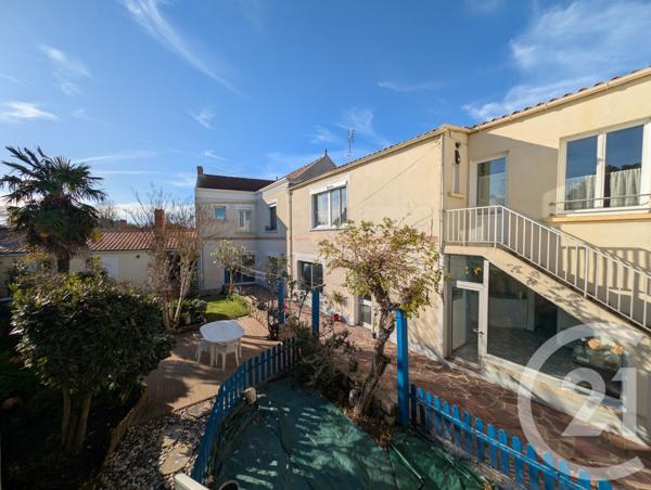 Maison à vendre  10 pièces - 300 m2 BEAUVOIR SUR MER - 85