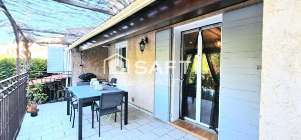 Villa  avec piscine et garage dans un cadre privilégié.  Il n'y a pas de travaux à prévoir.