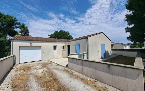 Maison à vendre    4 pièces •  Balanzac