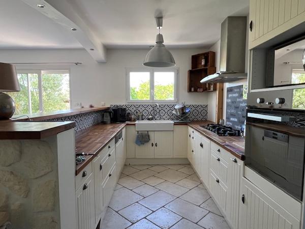 MAISON AU CALME - A 950 M DES COMMERCES