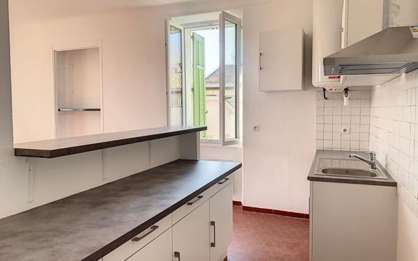 Appartement à louer    2 pièces • 42 m2 Vallauris