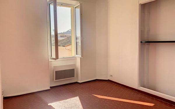 Appartement à louer    2 pièces • 42 m2 Vallauris