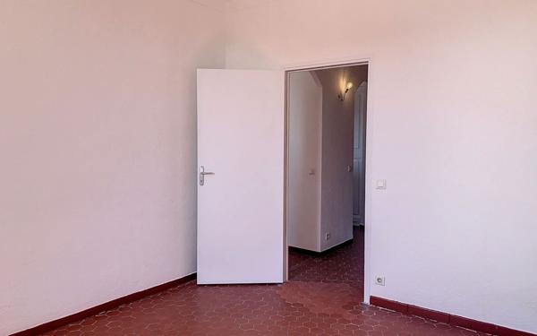 Appartement à louer    2 pièces • 42 m2 Vallauris