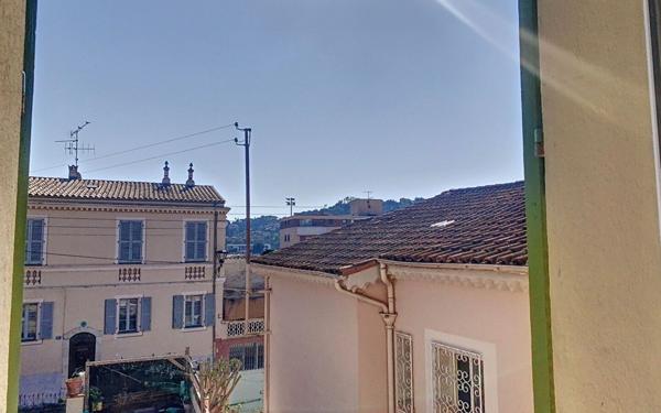 Appartement à louer    2 pièces • 42 m2 Vallauris