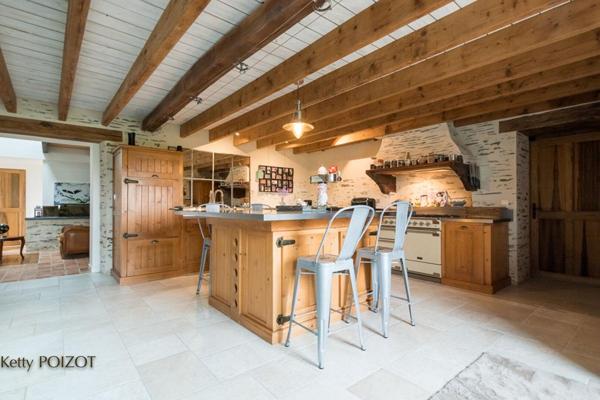 Nouveauté - Maison de Caractère Blain - 184 m2, 40 m2 d'annexes ainsi qu'une grange garage refaite