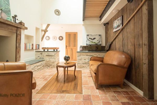 Nouveauté - Maison de Caractère Blain - 184 m2, 40 m2 d'annexes ainsi qu'une grange garage refaite