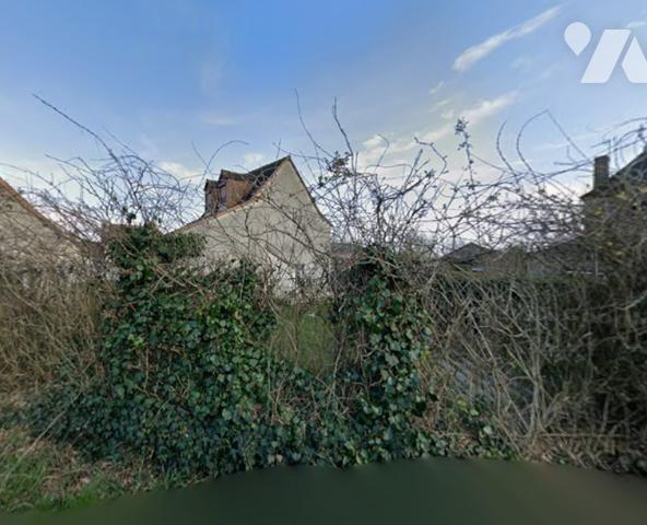 Parcelle de terre non constructible proche du bourg de Crémillé.