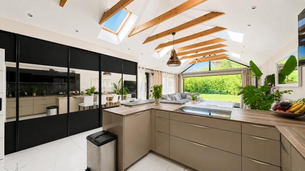 Maison
         5 pièces
        - 120 m² Bien prestige 799 000 € *