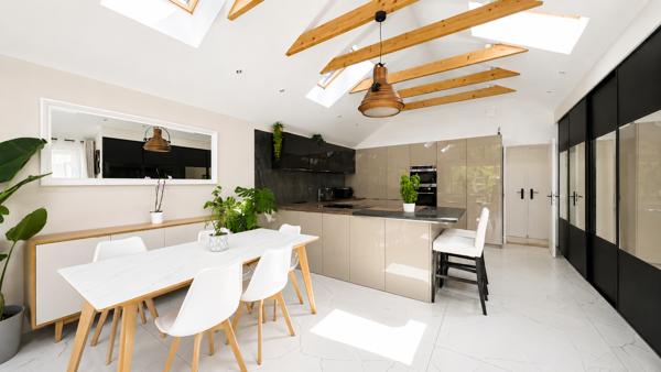 Maison
         5 pièces
        - 120 m² Bien prestige 799 000 € *