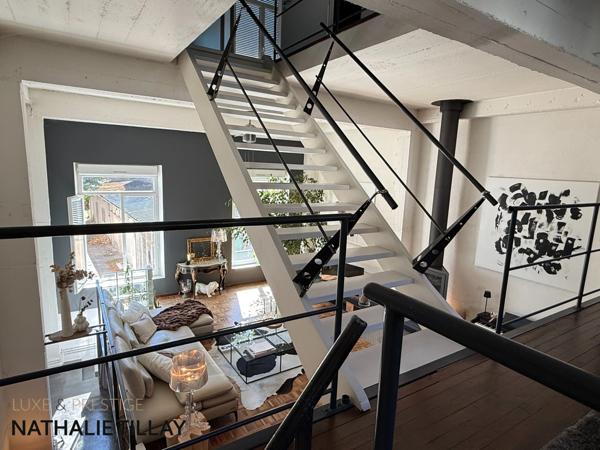 Orleans hyper centre, appartement loft à vendre. Patio interieur. Terrasse a ciel ouvert , salle de sport , garage. Unique.