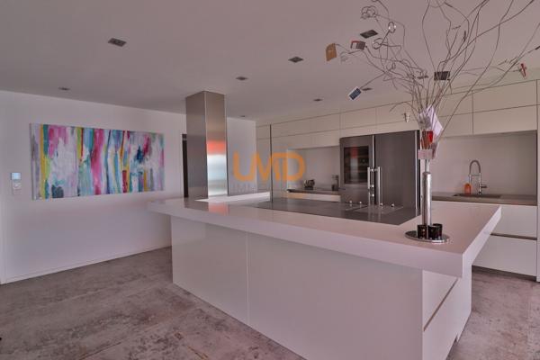 Appartement standing T3 terrasse parking, dernier étage, front de mer