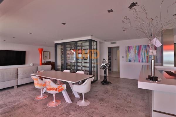 Appartement standing T3 terrasse parking, dernier étage, front de mer