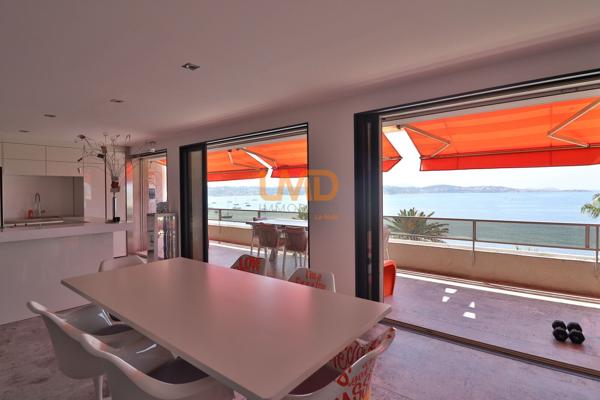 Appartement standing T3 terrasse parking, dernier étage, front de mer