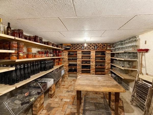Vente                                                      Maison
                        
                     9 pièces                      183 m2                     à Aubigny-sur-Nère