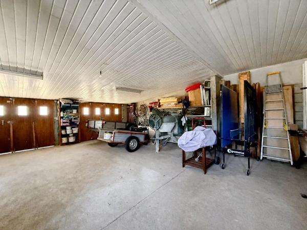Vente                                                      Maison
                        
                     9 pièces                      183 m2                     à Aubigny-sur-Nère
