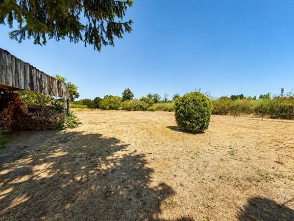 Vente                                                      Maison
                        
                     9 pièces                      183 m2                     à Aubigny-sur-Nère