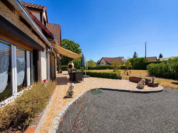 Vente                                                      Maison
                        
                     9 pièces                      183 m2                     à Aubigny-sur-Nère