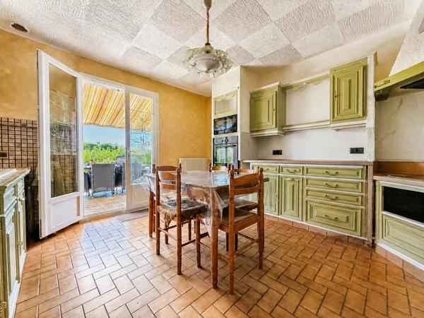 Vente                                                      Maison
                        
                     9 pièces                      183 m2                     à Aubigny-sur-Nère