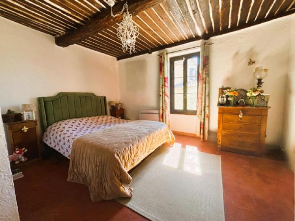 Maison centre village rénovée de 120M2 avec tropézienne