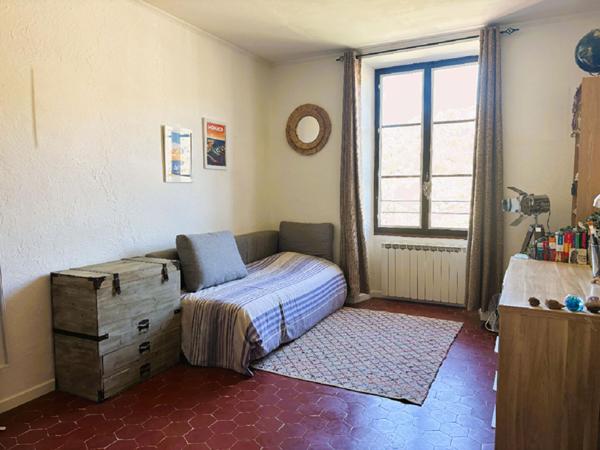 Maison centre village rénovée de 120M2 avec tropézienne