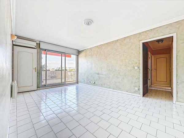 À vendre  Saint-Jérôme Marseille 13013 appartement t3 dernier étage vue dégagée