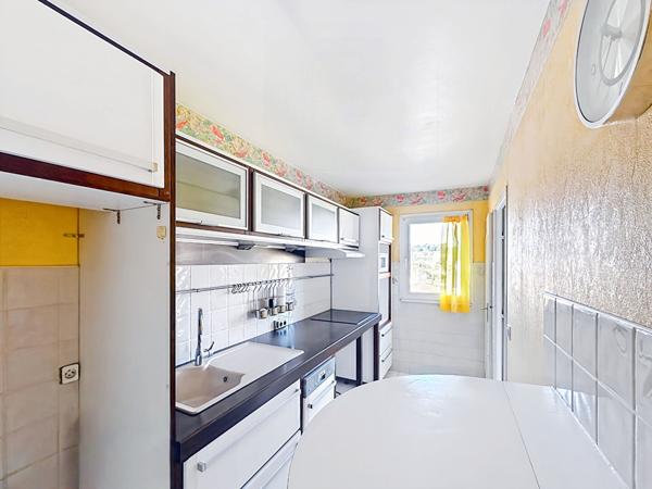 À vendre  Saint-Jérôme Marseille 13013 appartement t3 dernier étage vue dégagée