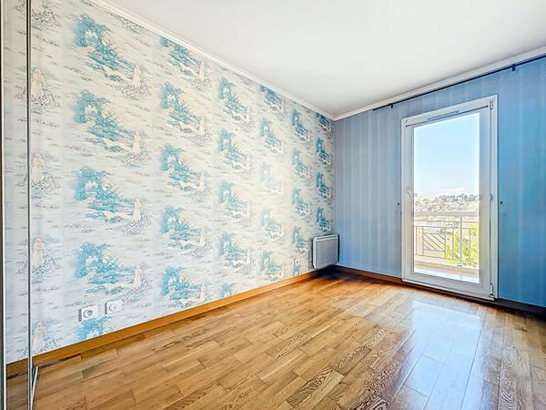 À vendre  Saint-Jérôme Marseille 13013 appartement t3 dernier étage vue dégagée