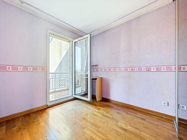 À vendre  Saint-Jérôme Marseille 13013 appartement t3 dernier étage vue dégagée
