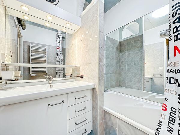 À vendre  Saint-Jérôme Marseille 13013 appartement t3 dernier étage vue dégagée