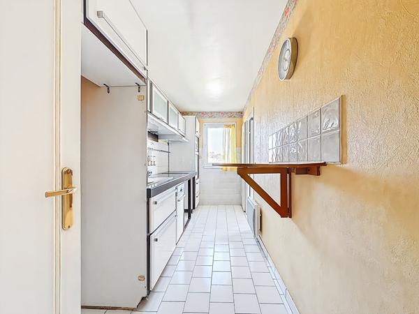 À vendre  Saint-Jérôme Marseille 13013 appartement t3 dernier étage vue dégagée