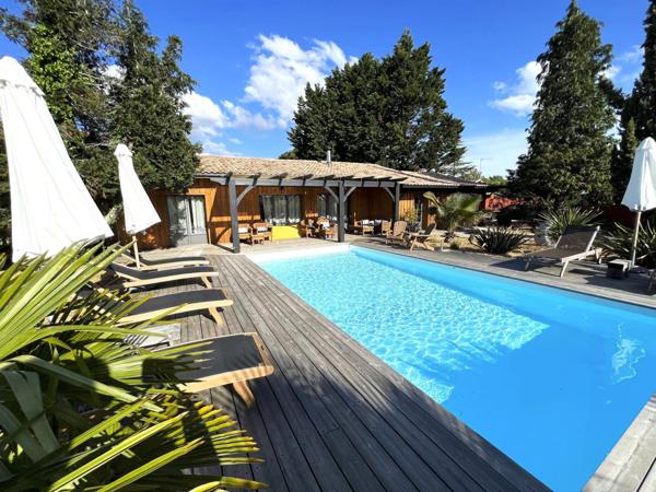 Propriété de standing T9 avec piscine chauffée et garage