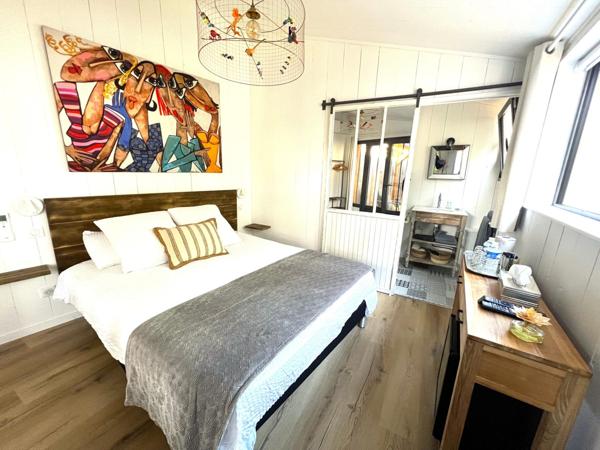 Propriété de standing T9 avec piscine chauffée et garage