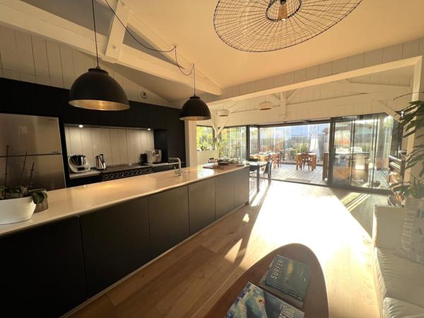 Propriété de standing T9 avec piscine chauffée et garage