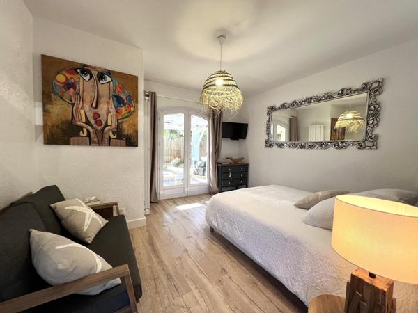 Propriété de standing T9 avec piscine chauffée et garage