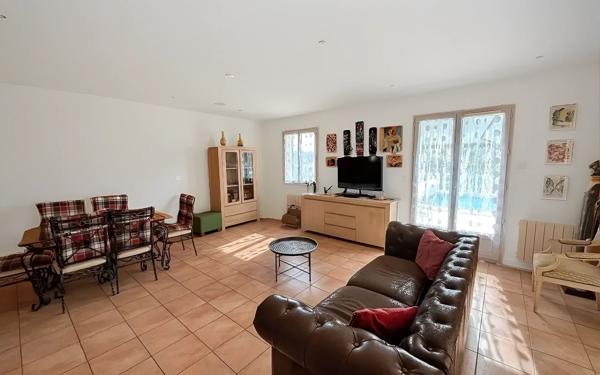 Maison à vendre    5 pièces •  Poulx