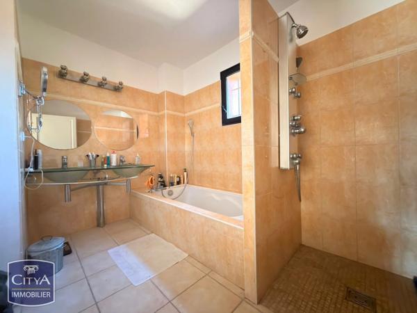 Maison à vendre 7 pièces 145.4m² Nîmes (30900)