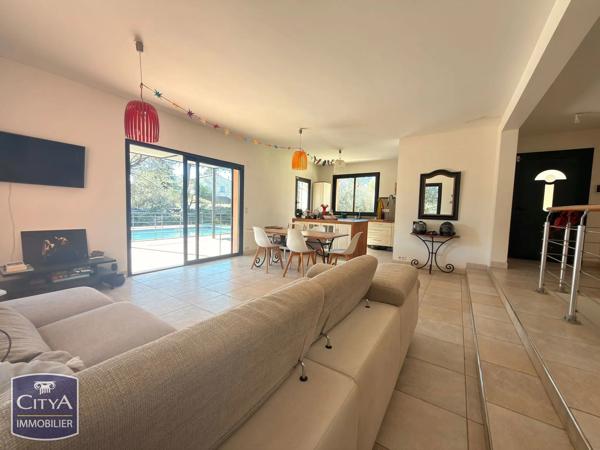 Maison à vendre 7 pièces 145.4m² Nîmes (30900)