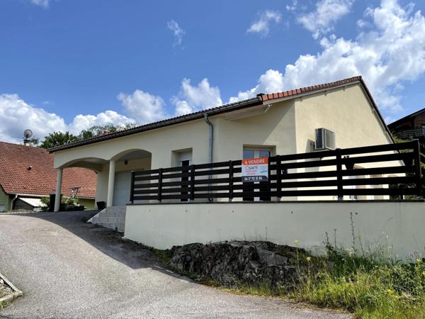 Maison familiale  avec espace de vie complet de plein pied  à Remiremont .