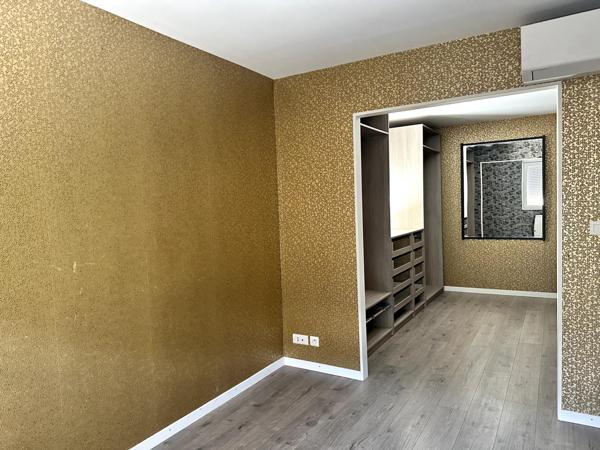 Maison familiale  avec espace de vie complet de plein pied  à Remiremont .