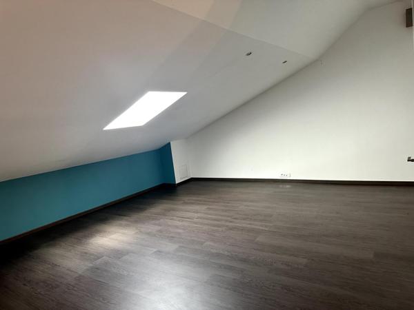 Maison familiale  avec espace de vie complet de plein pied  à Remiremont .